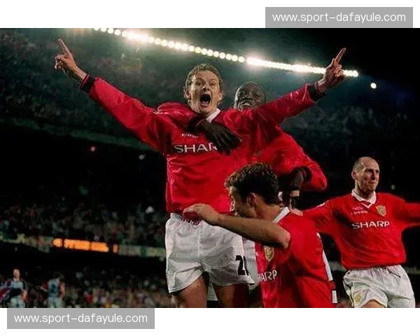 红蓝之魂与红魔信仰：当诺坎普的艺术遇见梦剧场的铁血